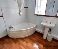 LARGE DOUBLE BEDROOM AVAILABLE